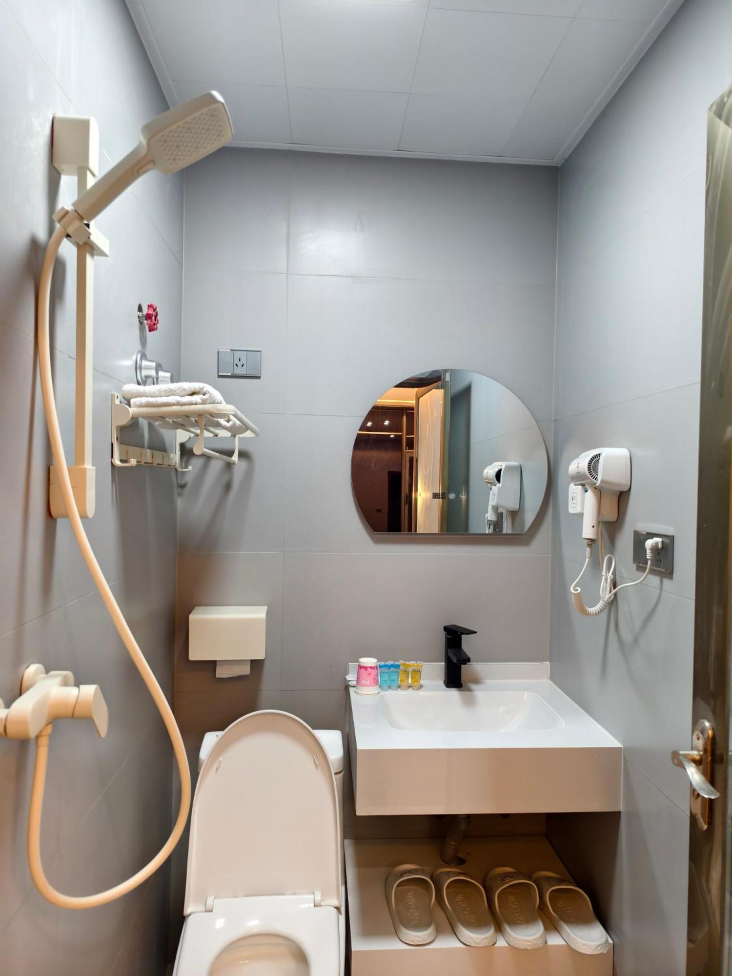 Huashan International Youth Hostel Huayin Luaran gambar